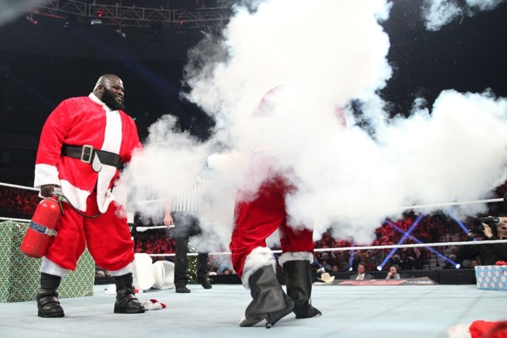 Raw SuperShow: Σώθηκαν… πάλι τα Χριστούγεννα (photos+videos)