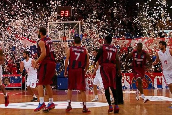 Τρίκαλα: Χριστούγεννα στο παρκέ