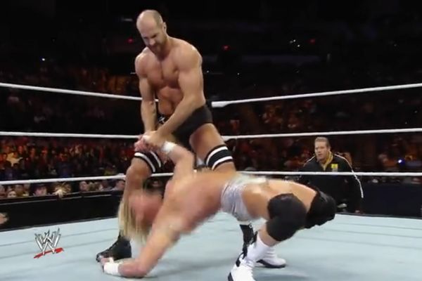 Superstars: «Καθάρισε» ο Cesaro (video)