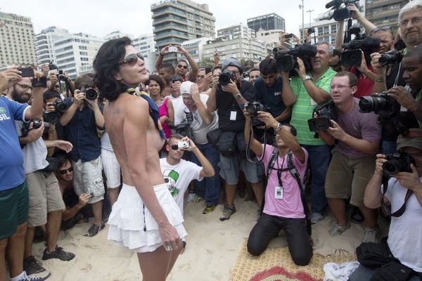 Μάχη... στήθος με στήθος (photos+video)