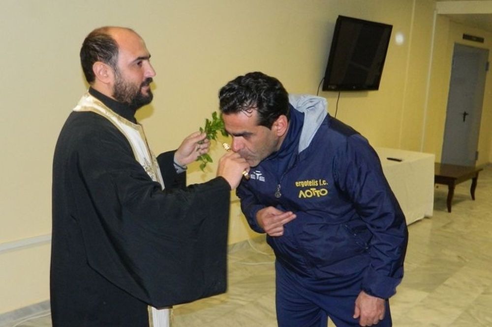 Εργοτέλης: Αγιασμός και… απουσίες (photos)