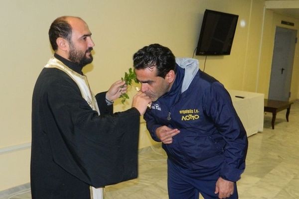 Εργοτέλης: Αγιασμός και… απουσίες (photos)