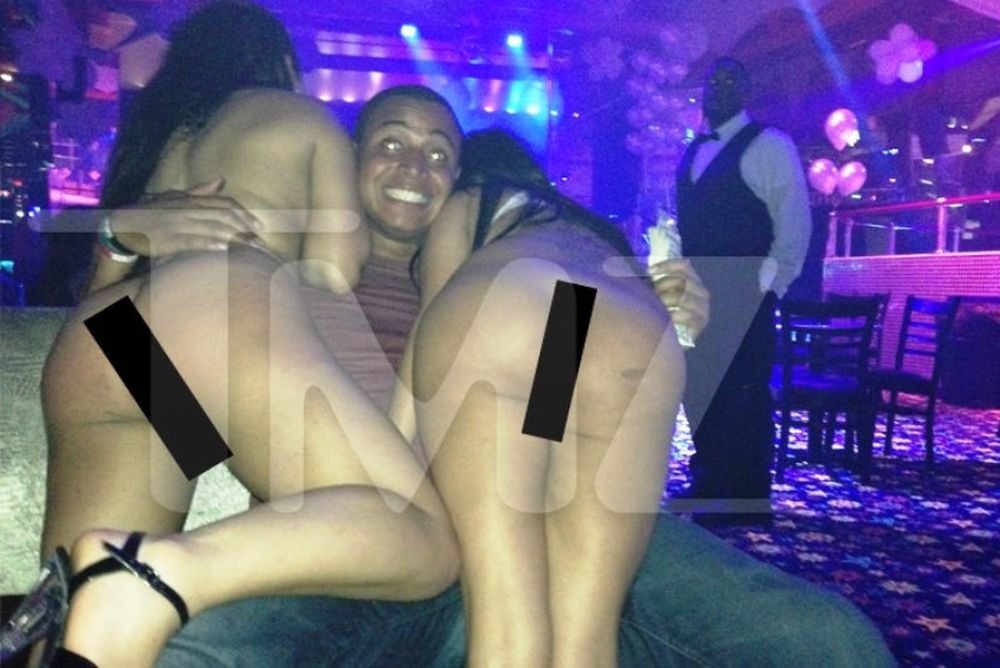 Παίκτης Football με γυμνές παρουσίες!