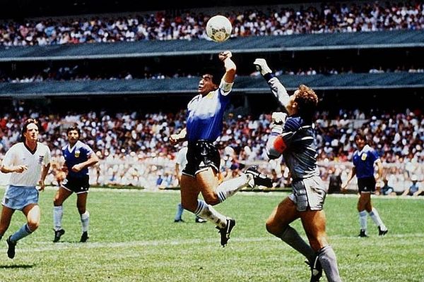 Ποιος Μαραντόνα; Η ΝASA φωτογράφισε το ορίτζιναλ... «χέρι του Θεού»