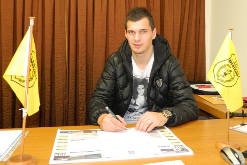 Εργοτέλης: «Κοπέλι» ο Κούμπικ 