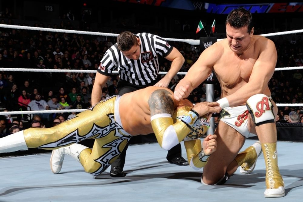Main Event: Συνέχεια με Sin Cara για Del Rio (photos+videos)