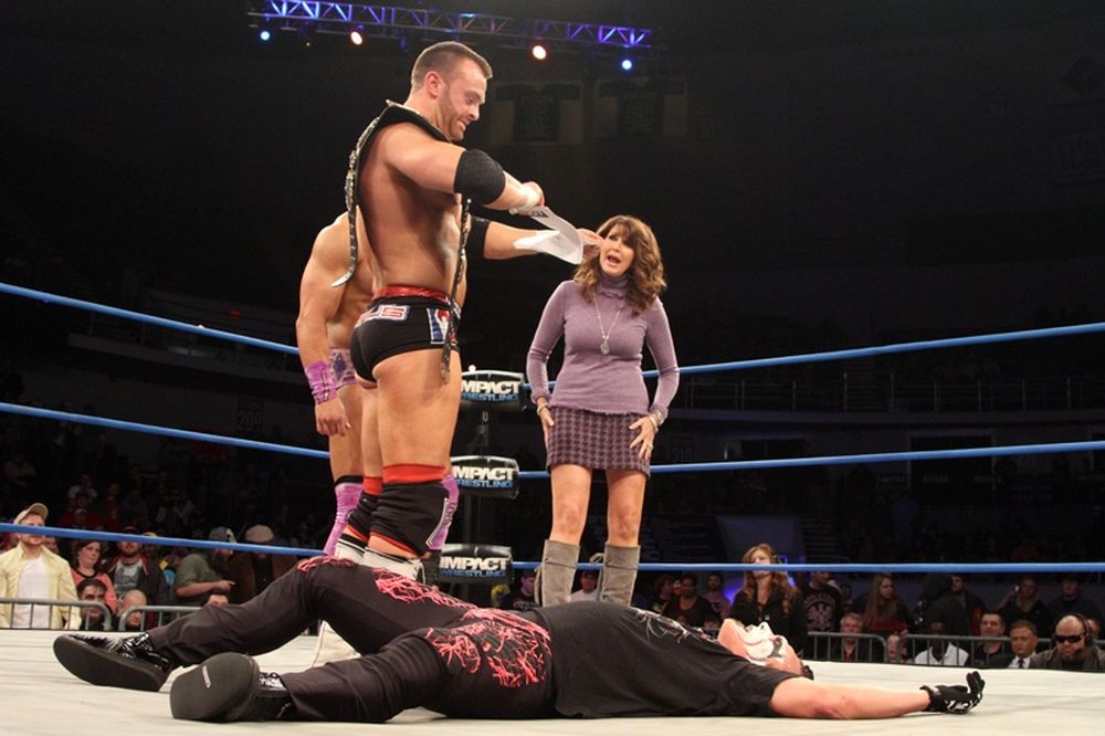 TNA Impact Wrestling: Κομμάτια το συμβόλαιο του Sting (photos+videos)