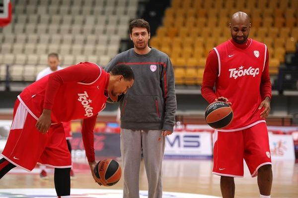 Ολυμπιακός: Η προπόνηση στο ΣΕΦ (video)
