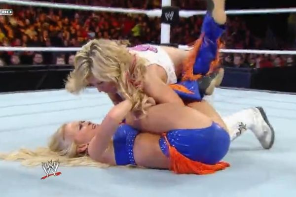 Superstars: Προχώρησε η Natalya μαζί με Summer Rae (video)