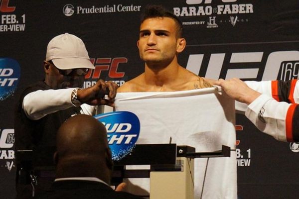 UFC 169: Με τη… δεύτερη ο Lineker (photos+videos)