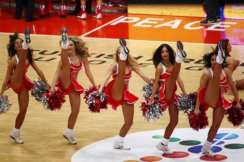 Onsports TV: Οι σέξι Red Drops (video)