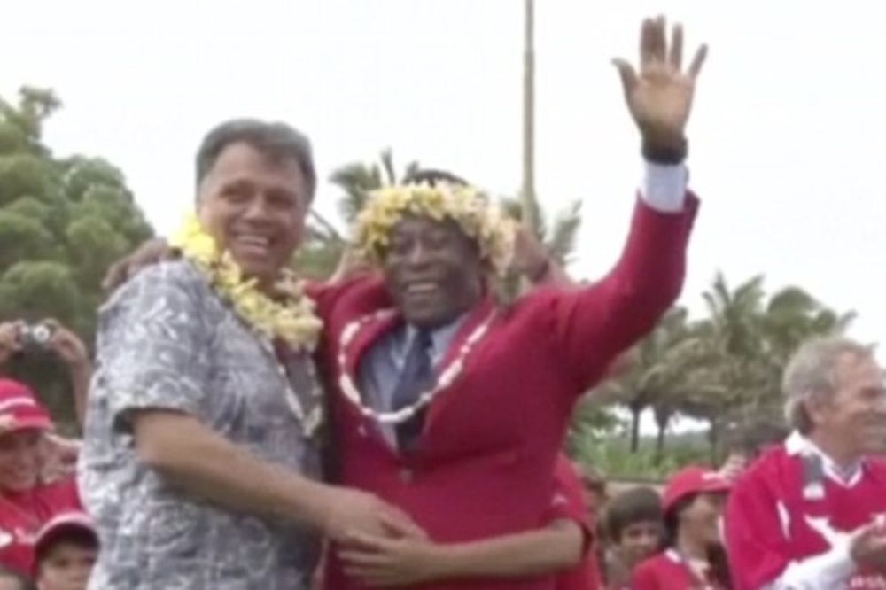 Πελέ: Τι έκανε στο Νησί του Πάσχα; (photos+video)