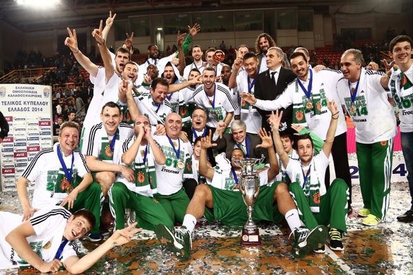 Onsports TV: Πάρτι με την κούπα στα αποδυτήρια! (photos+video)