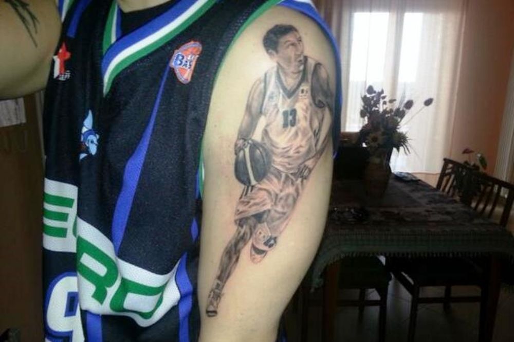  Λατρεία και... τατουάζ με Διαμαντίδη