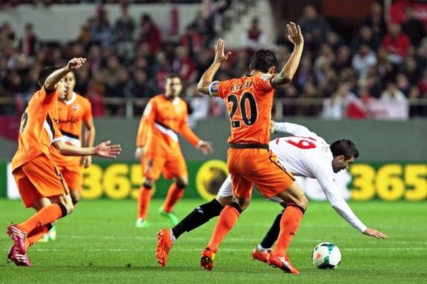 «Κόλλησε» η Σεβίλλη, 0-0 με Βαλένθια (video)