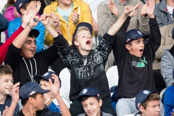 Απόλλων Σμύρνης: Η μαθητική κερκίδα με Πανιώνιο