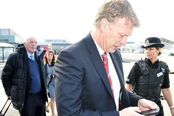 Μάντσεστερ Γιουνάιτεντ: Σκυθρωπά πρόσωπα στην επιστροφή (photos)