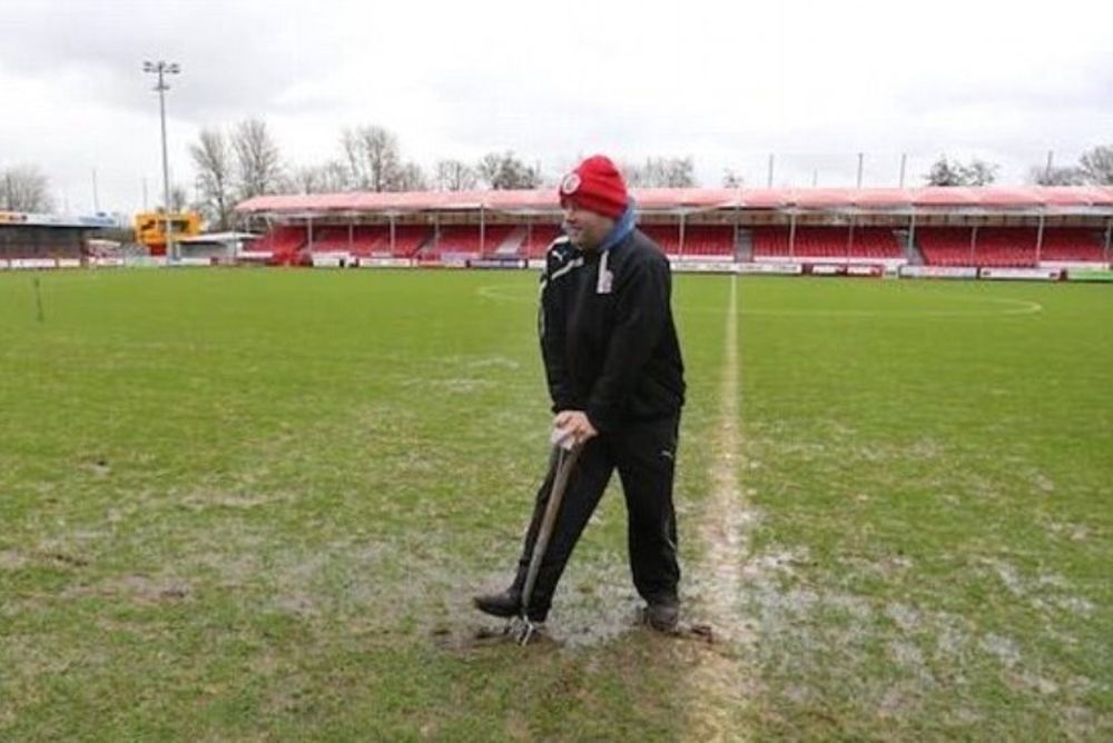 Αγγλία: Απολύσεις λόγω... λάσπης στο γήπεδο! (photos)