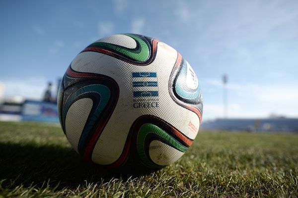 LIVE η Superleague