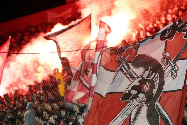 Ολυμπιακός – Παναθηναϊκός: Καπνογόνο σε Καπίνο και διακοπή