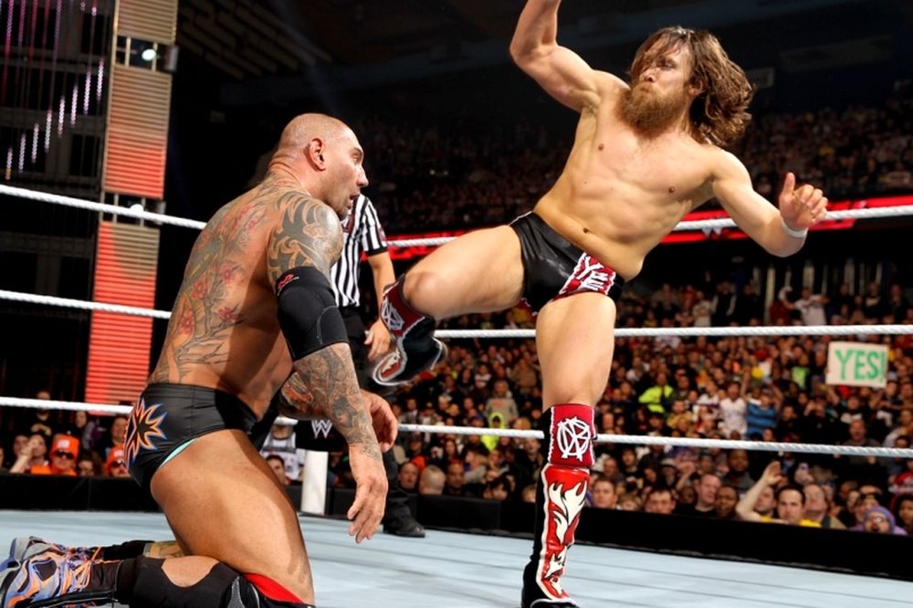 Raw SuperShow: «Ψήνεται» ο Daniel Bryan (videos)