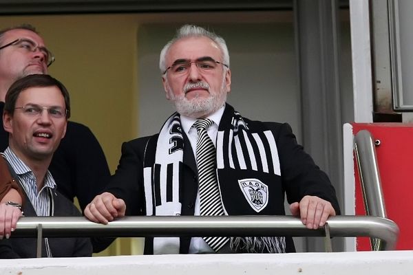 Ο Σαββίδης και οι… γαύροι στη Βουλή!