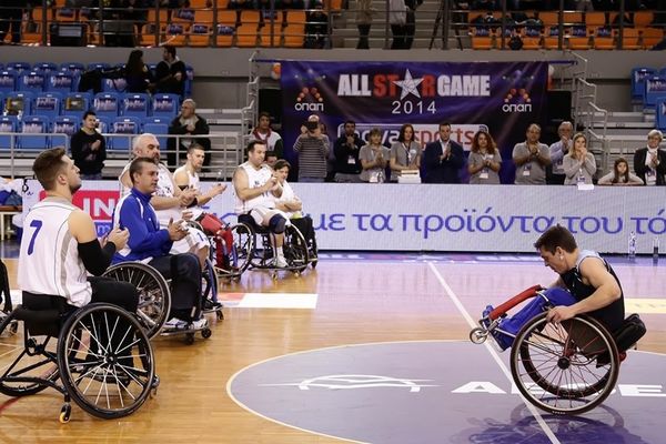 All Star Game: Συγκίνησε το ζεϊμπέκικο (videos)