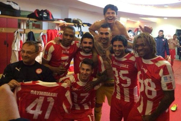 Ολυμπιακός: Έκαναν... ερυθρόλευκο το facebook και το twitter! (photos)