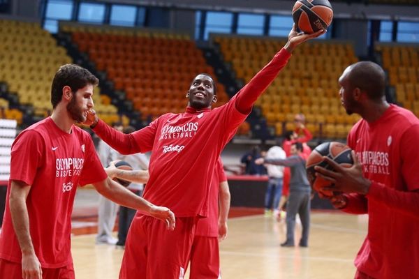 Ολυμπιακός: Η προπόνηση στο ΣΕΦ (video)
