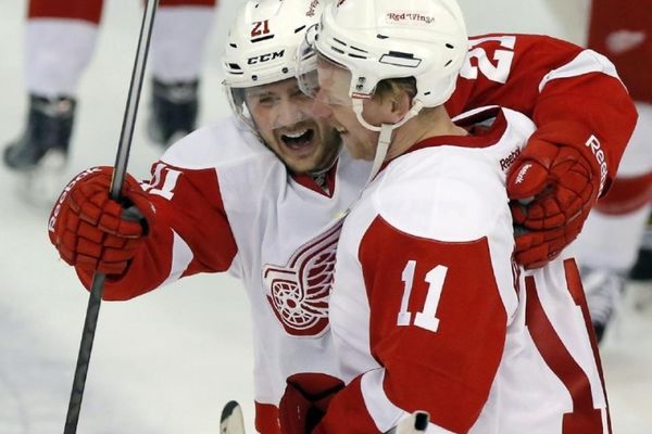 NHL: Δραματική νίκη για Ρεντ Ουίνγκς (videos)