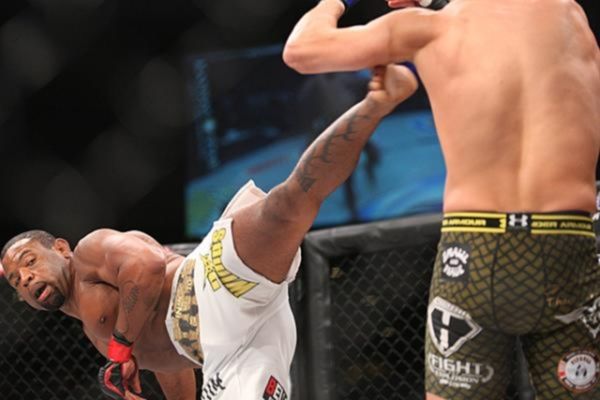 Bellator 113: Ολοκληρωμένος πρωταθλητής ο Newton (GIFs)