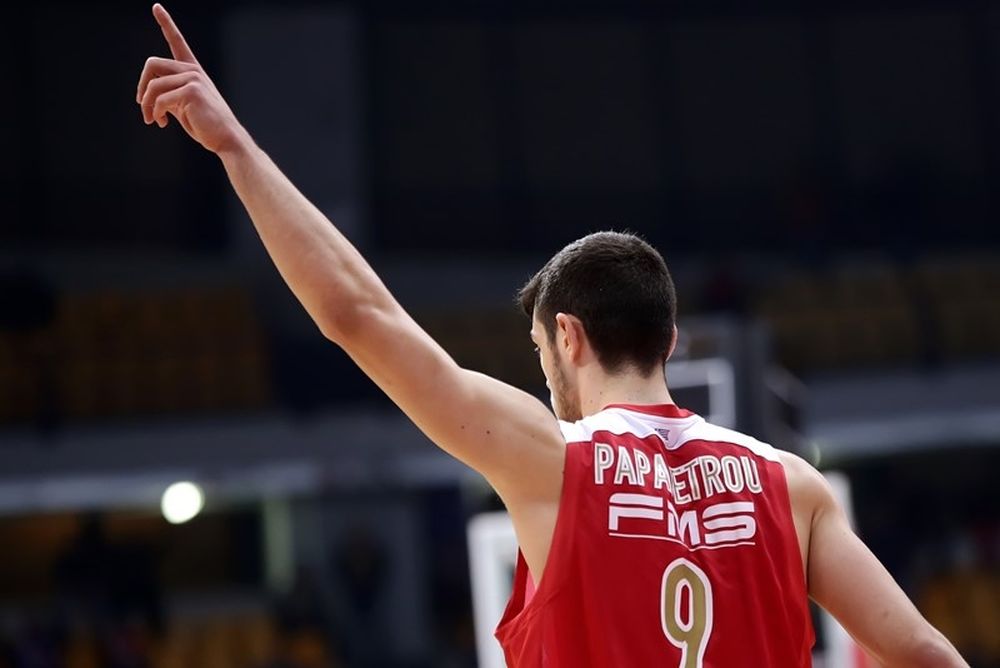 Onsports TV: Αποθέωση για Παπαπέτρου (video+photos)
