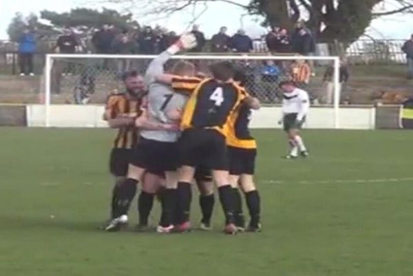 Αγγλία: Αυτό το γκολ ξεπερνάει και του… Ρούνεϊ (video)