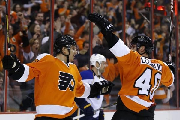 NHL: Συμβόλαιο και σερί για Φλάιερς (videos)