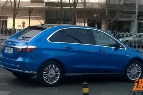 Densa EV: Το ηλεκτρικό Mercedes για την Κίνα