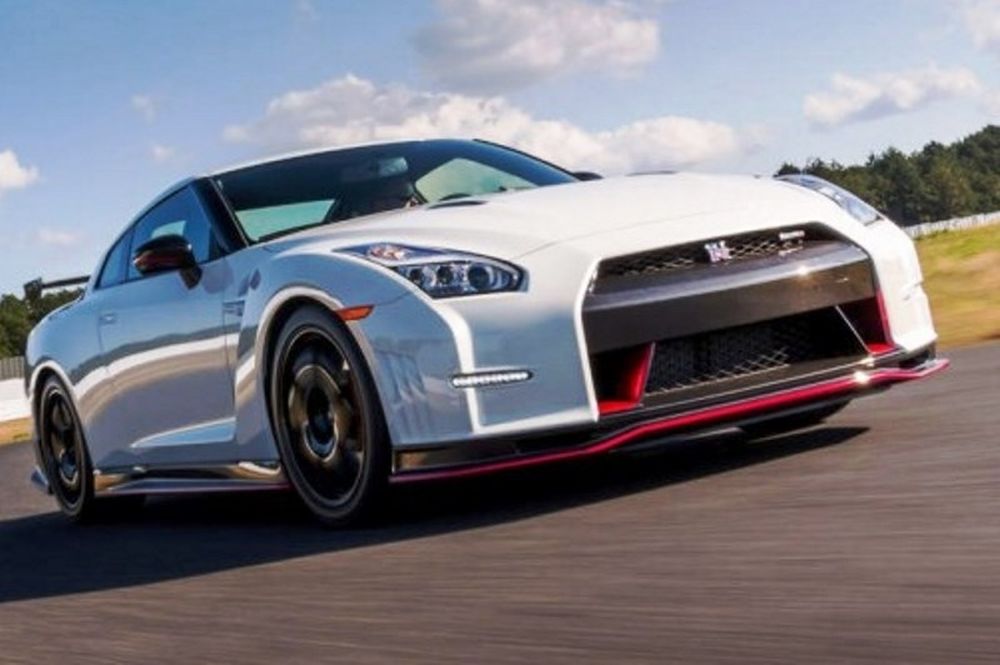 Ποίος οδηγεί GT-R ;