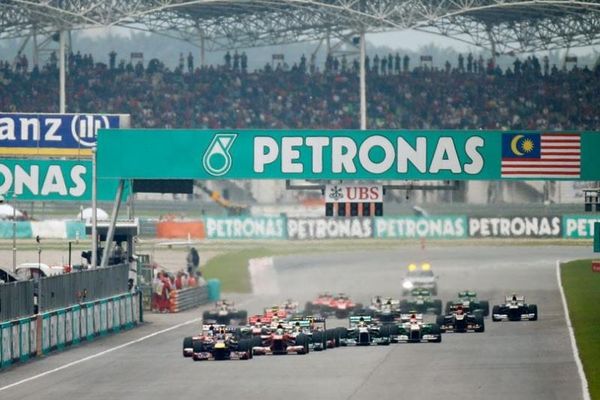 Formula 1: Τιμούν τα θύματα του αεροπορικού ατυχήματος της Μαλαισίας