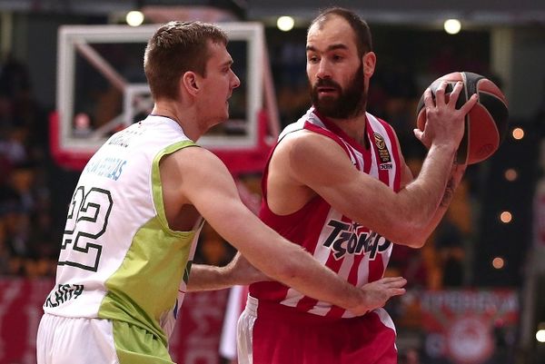 Ολυμπιακός: Κόντρα στην παράδοση (video)
