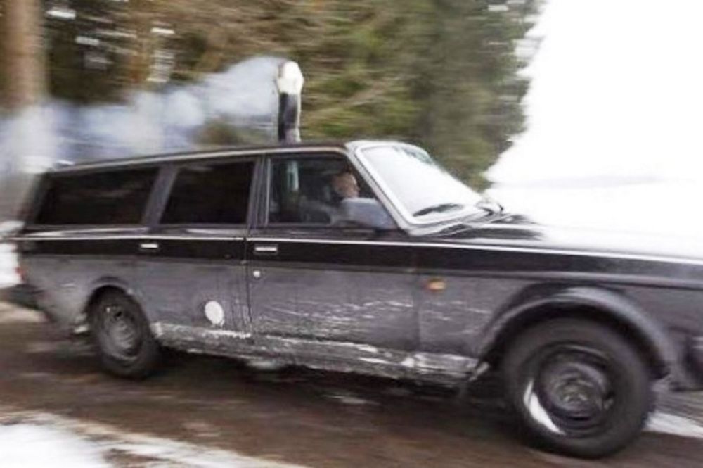 TΙ ΜΠΟΡΕΙ ΝΑ ΕΙΝΑΙ ΤΟ ΜΠΟΥΡΙ ΣΕ ΑΥΤΟ ΤΟ ΠΑΛΙΟ VOLVO;