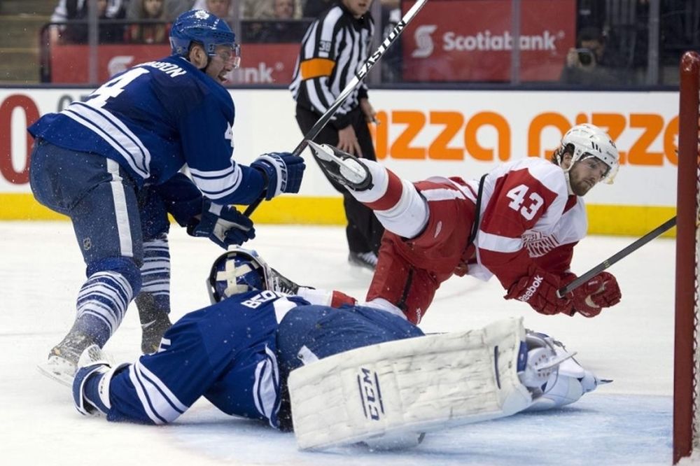 NHL: Χατ τρικ για Helm (videos)