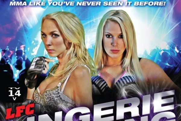 Γυναικείες MMA με… εσώρουχα (videos)