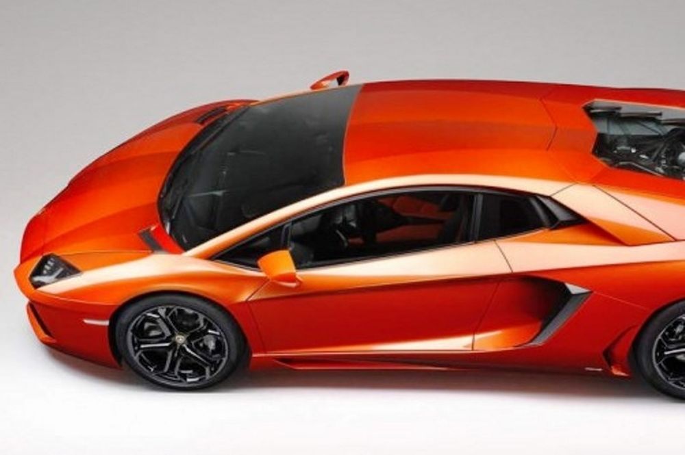 H ΧΑΜΗΛΗ ΠΤΗΣΗ ΤΗΣ LAMBORGHINI AVENTADOR ΣΤΗΝ ΚΑΤΑΣΤΡΟΦΗ (BIΝΤΕΟ)