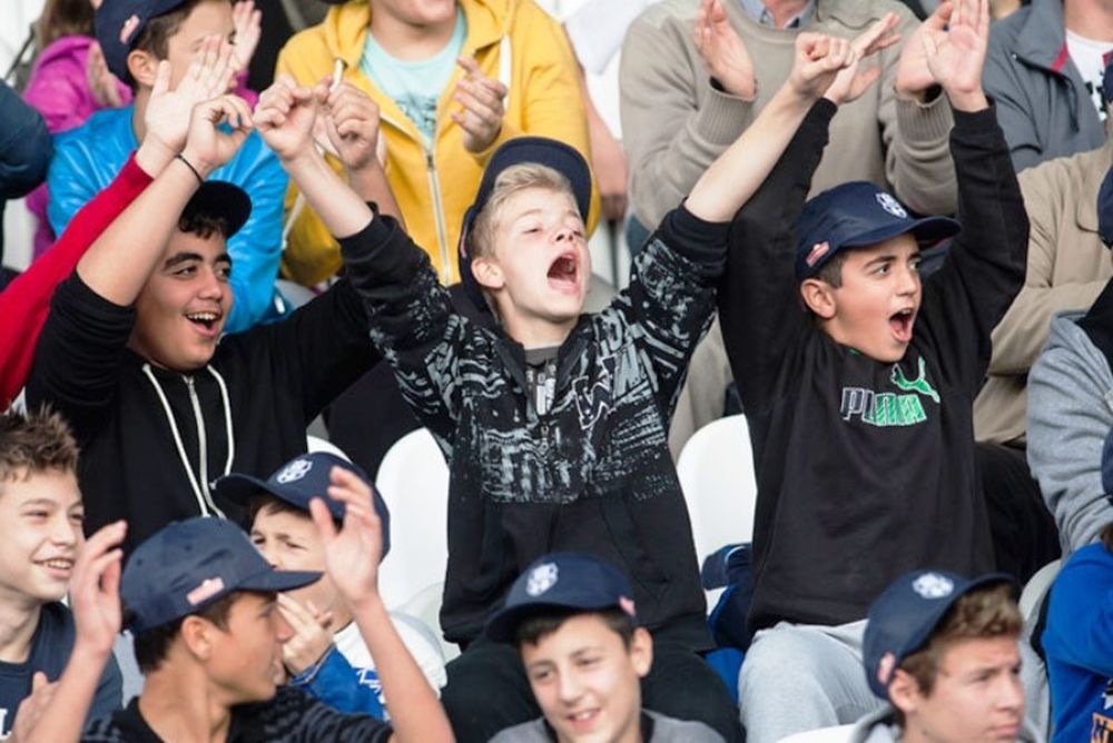 Απόλλων Σμύρνης: Μαθητική εξέδρα με Εργοτέλη