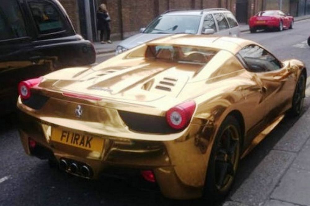 Χρυσή -κυριολεκτικά- Ferrari 458. Ήμαρτον...