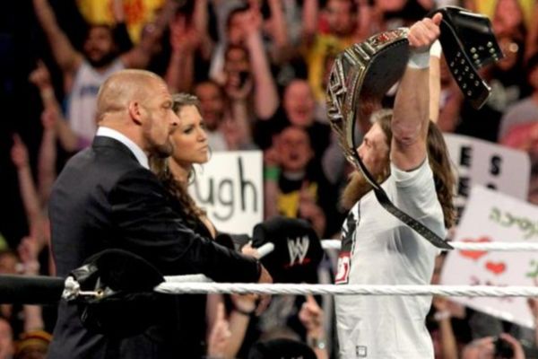 Raw SuperShow: Επιμονή HHH για τίτλο (photos+videos)