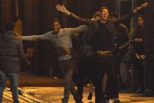 Μάντσεστερ Γιουνάιτεντ: Χόρεψαν μεσάνυχτα στους δρόμους! (photos)