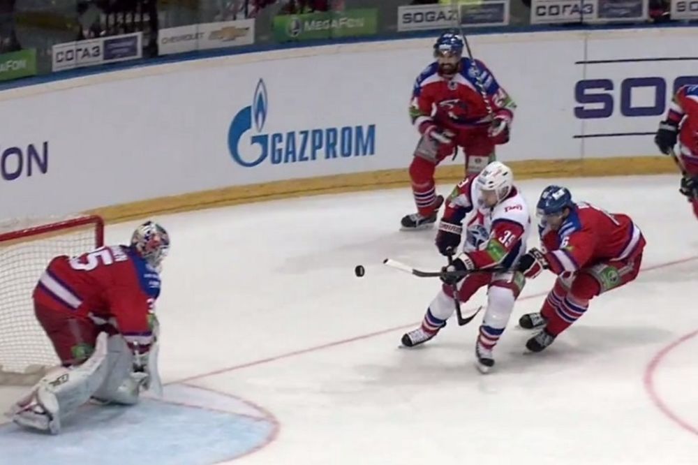 Χόκεϊ: Απίστευτο... εναέριο γκολ από Ρώσο παίκτη! (video)