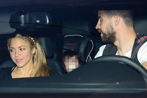 Μπαρτσελόνα: Παρηγοριά με πάρτι, ψάρεμα και γυναίκες (photos)