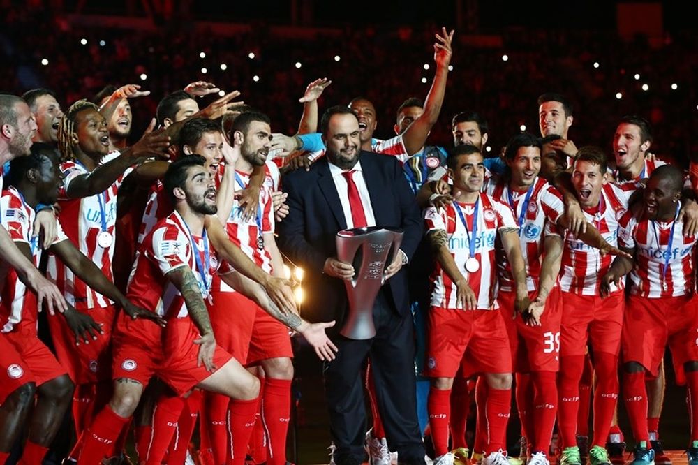 Onsports TV: Η απονομή του τίτλου στον Ολυμπιακό (video)