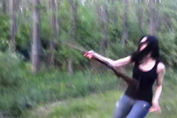 Τα όπλα δεν είναι… παιχνιδάκι! (video)